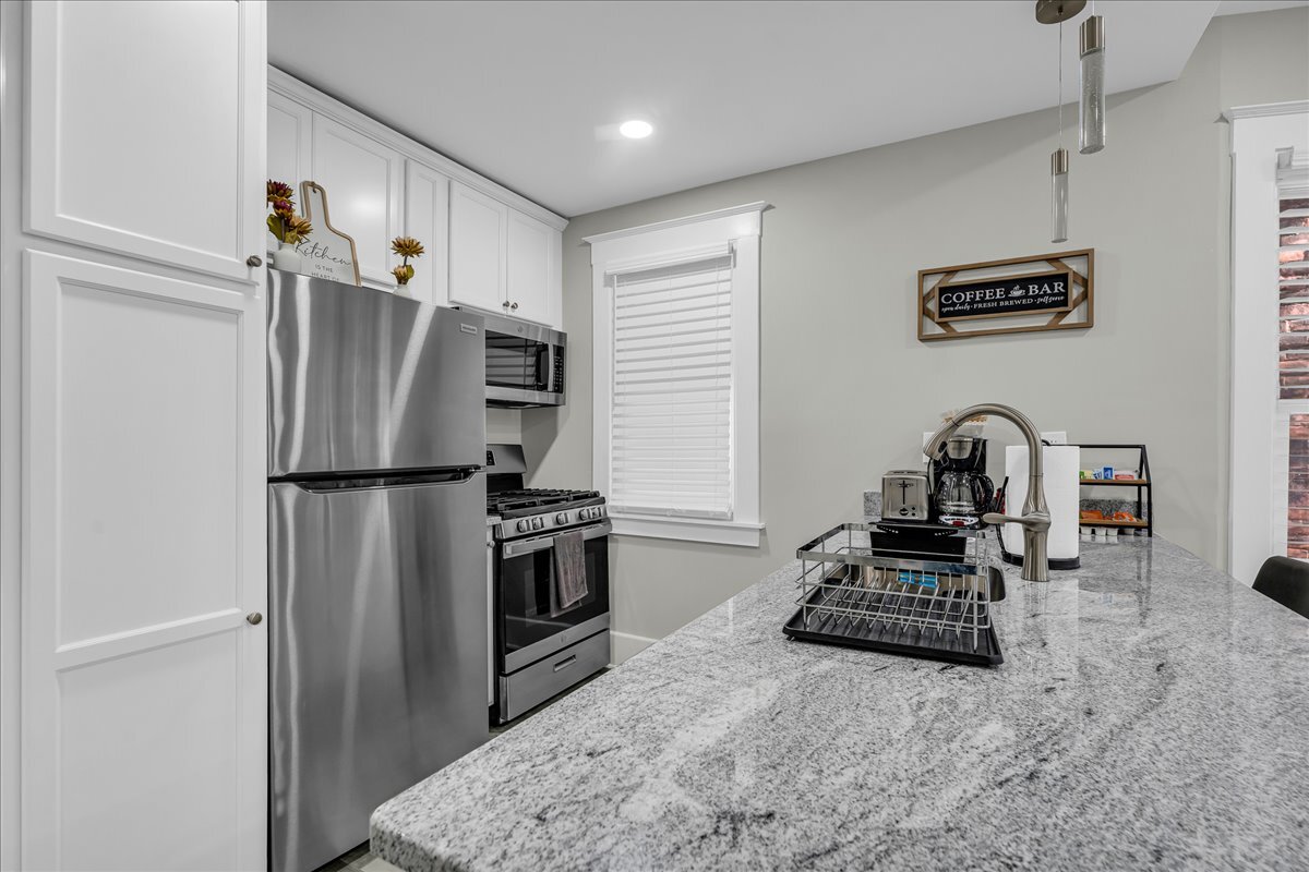 Building Photo - 5238 Commonwealth St