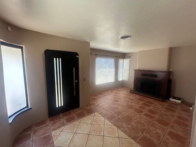 Building Photo - Charming 1951 Tujunga Home – Hillside Hide...
