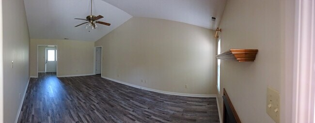 Building Photo - Beautiful 3BR/2Bath with Bonus Room!