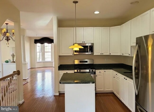 Building Photo - 164 Tilden Way