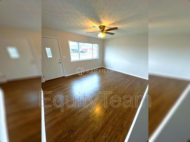 Building Photo - 10920 Crystalhill Ct