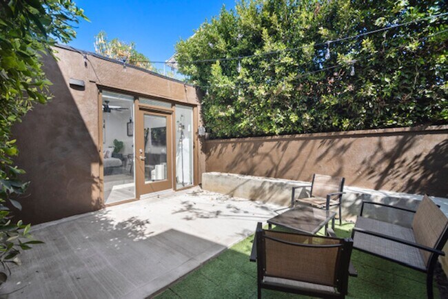 Building Photo - Stunning Furnished Mission Hills Studio w/...