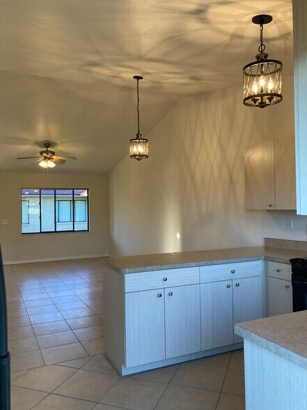 Building Photo - 18633 Holly Rd