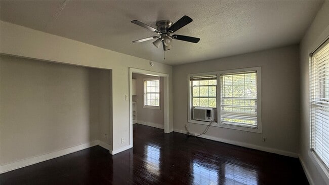 Building Photo - 1624 Holman St