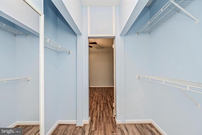 Building Photo - 13070 Autumn Woods Way
