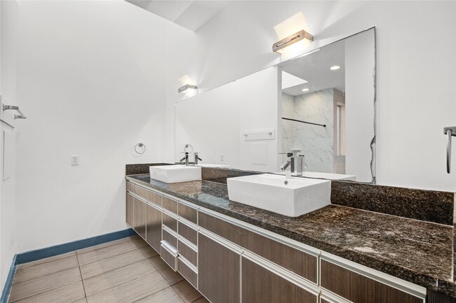 Building Photo - 3910 Austin St