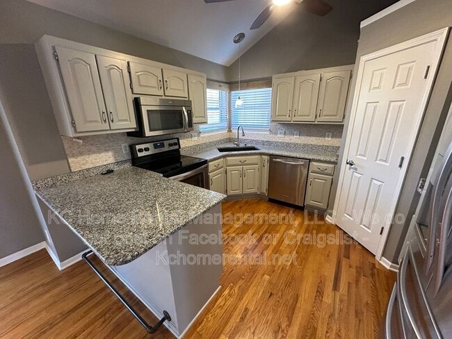 Building Photo - 224 S Huntsman Blvd