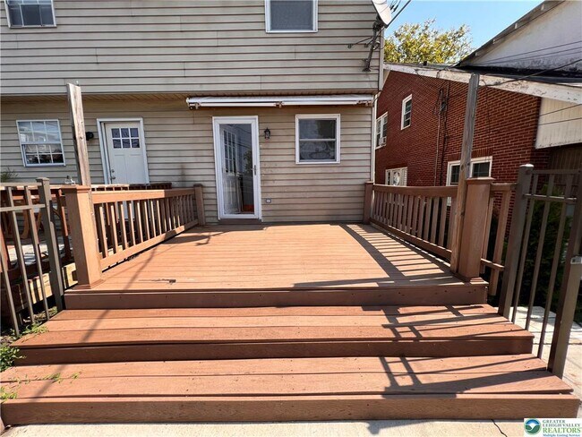 Building Photo - 628 N 20th St