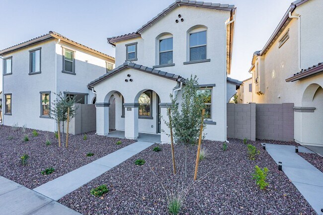 Building Photo - Three Bedrooms! Newer Neighborhood - conve...