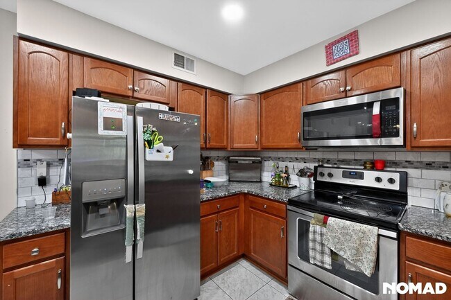 Building Photo - Spacious 4BR House in Germantown