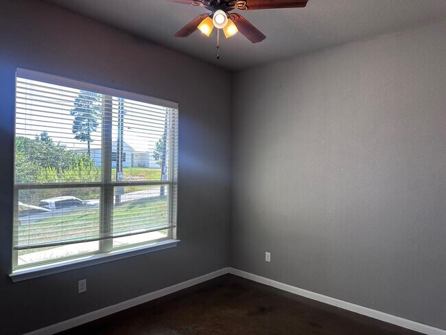 Building Photo - 200 Mauna Kea Ln