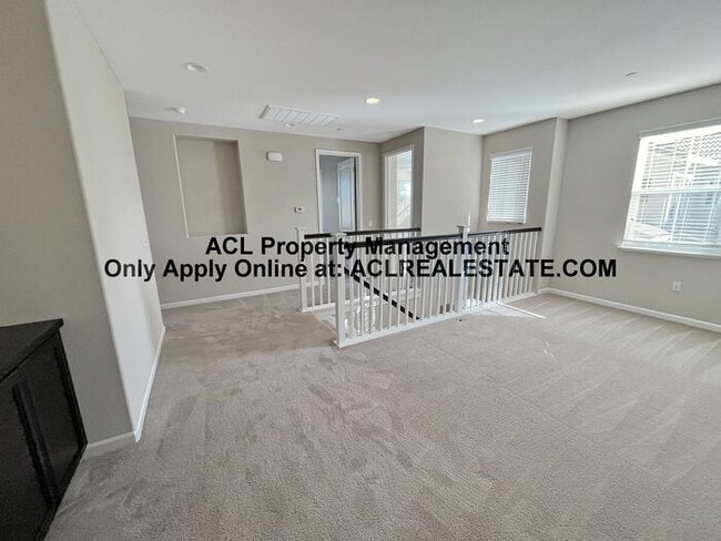 Building Photo - Spacious 5 Bedroom Brentwood Home With Solar Tesla Powerwall And Prime Walkable Location