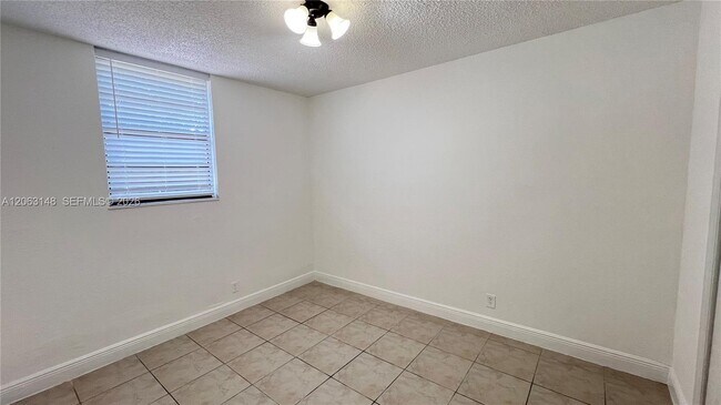 Building Photo - 801 NW 47th Ave