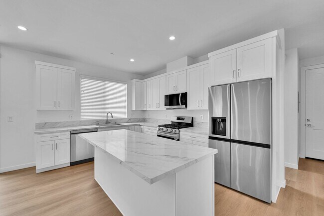 Building Photo - Modern Brand new 5-Bedroom Home for Lease ...