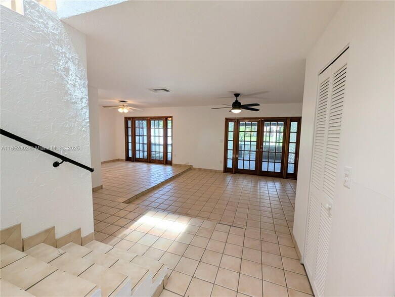 Building Photo - 6763 SW 140th Ave