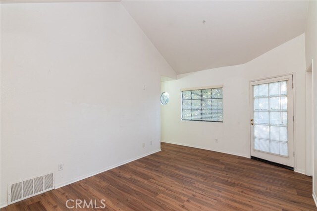 Building Photo - 2930 Montrose Ave