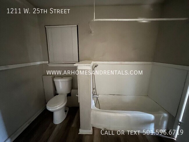 Building Photo - 1211 W 25th St