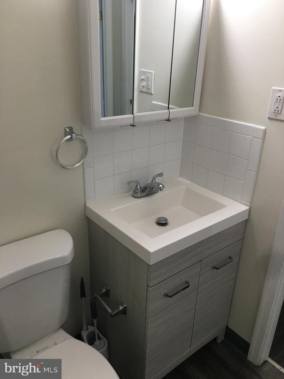 Building Photo - 13 Reliance Ct