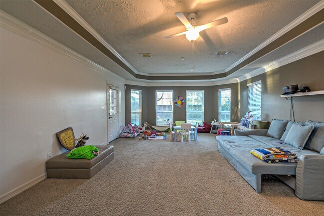 Building Photo - 1914 Sand Hollow Ln