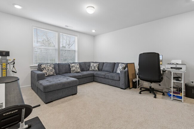 Building Photo - 911 Cypress Pt Ln