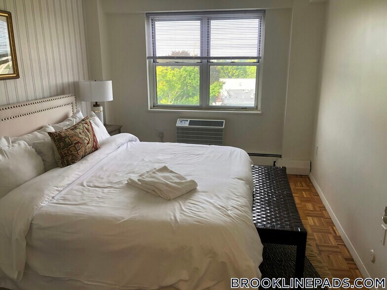 Building Photo - 185 Freeman St