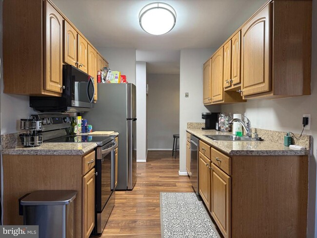 Building Photo - 9563 Battery Heights Blvd