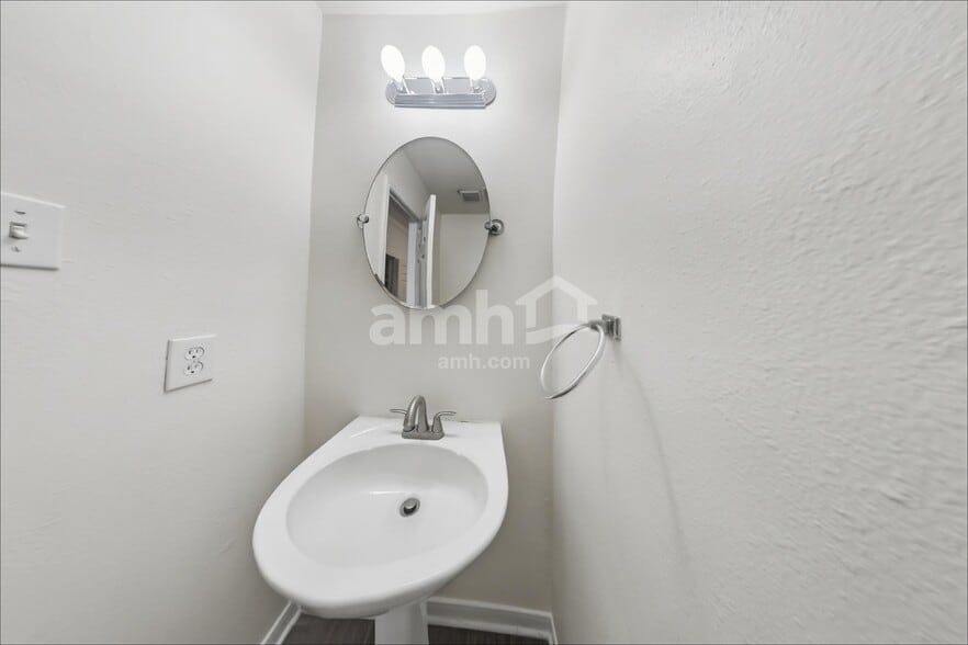 Building Photo - 14614 Twisted Pecan Ct