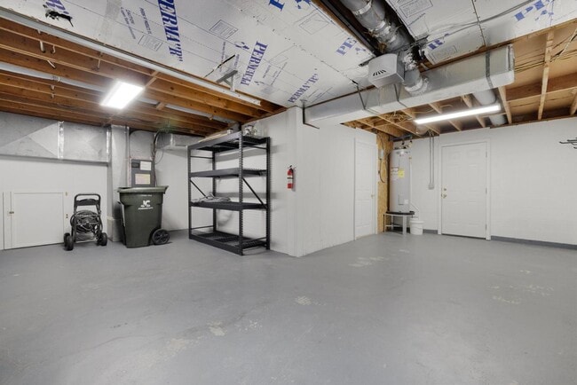 Building Photo - 130 Greenmeadow Ln