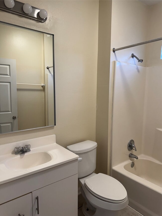 Building Photo - 315 Branard St