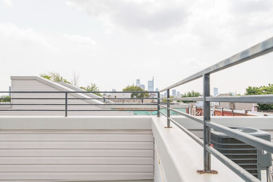 Building Photo - 1825 N Bouvier St