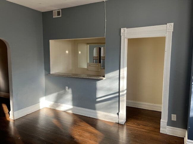 Building Photo - 1936 N Kimball Ave