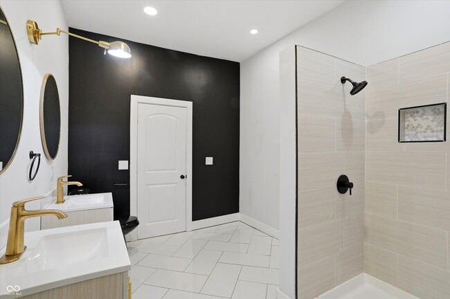 Building Photo - 1232 Keystone Ave