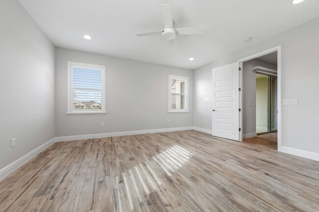 Building Photo - 8134 Loren Cove Dr