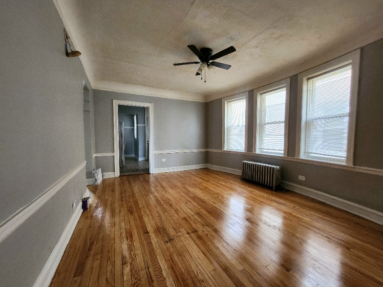 Primary Photo - 1307 W 91st St