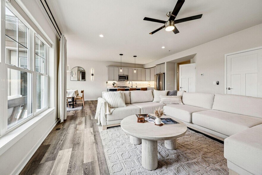 Building Photo - 2945 N 186th St