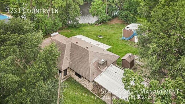 Building Photo - 1231 Country Ln