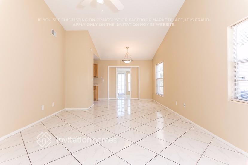 Building Photo - 13333 Laraway Dr