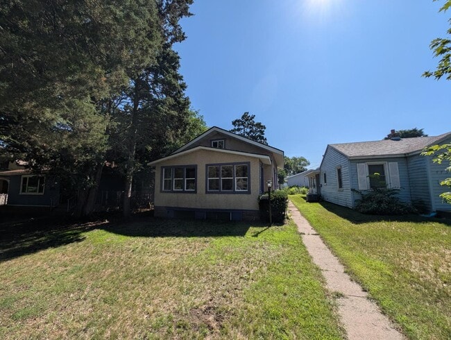 Building Photo - 772 Hillview Ave