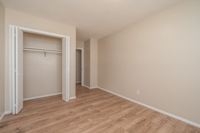 Building Photo - Colton 8-plex