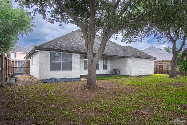 Building Photo - 21 Mynah Ave