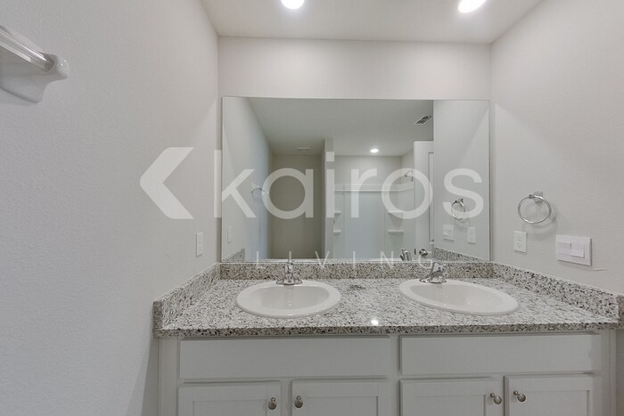 Building Photo - 8584 SW 44th Ct