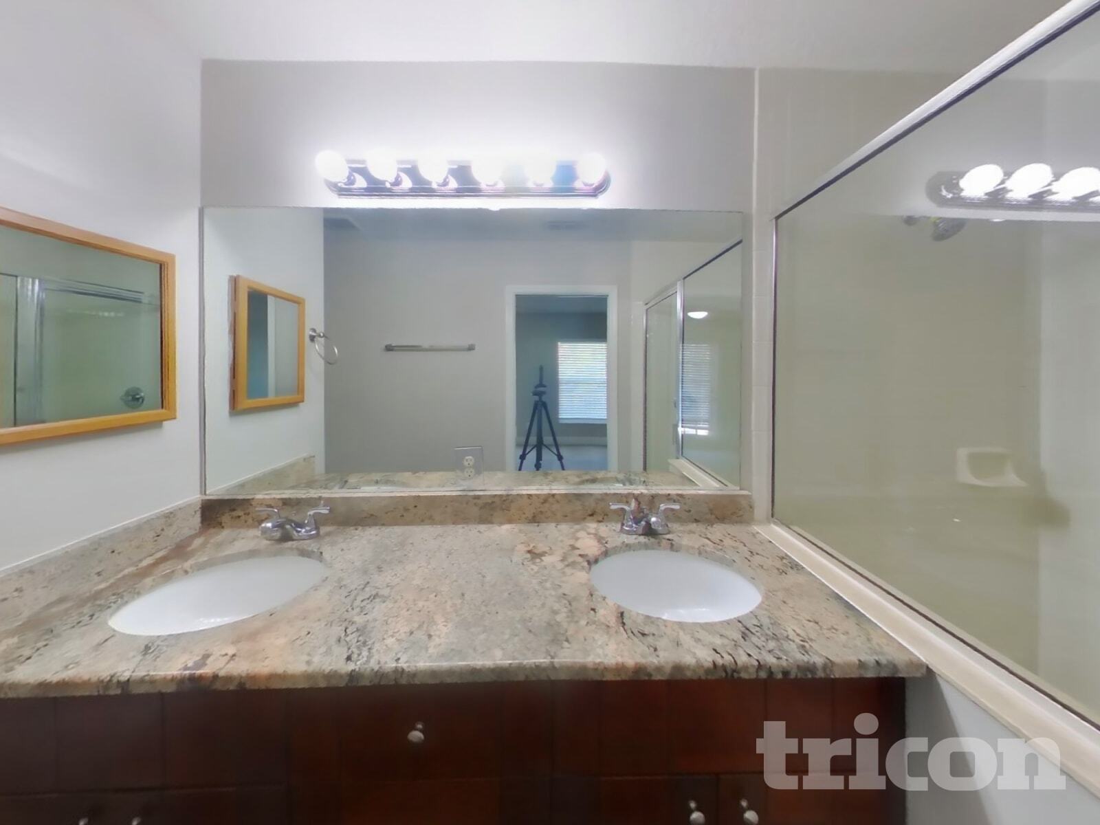 Building Photo - 1936 W Chestnut St