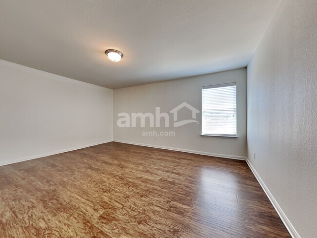 Building Photo - 1012 Summer Stream Rd