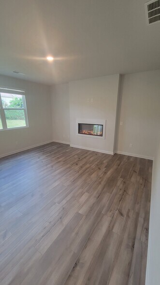 Building Photo - 1049 Prudence Dr