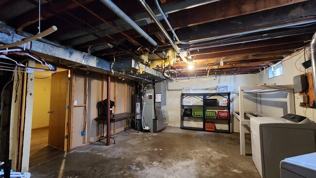 Building Photo - 2421 Adler Cir