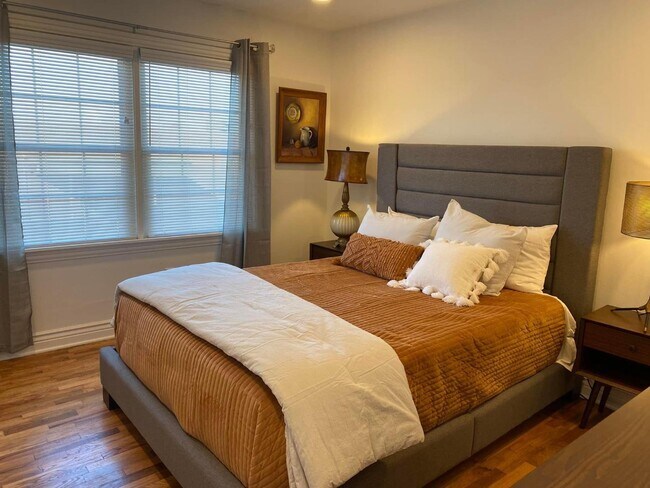 Building Photo - 922 Maple Ave