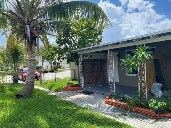 Building Photo - 2215 Adams St