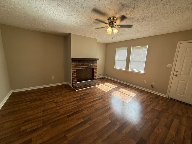 Primary Photo - 1735/1737 Cedar Shoals Dr