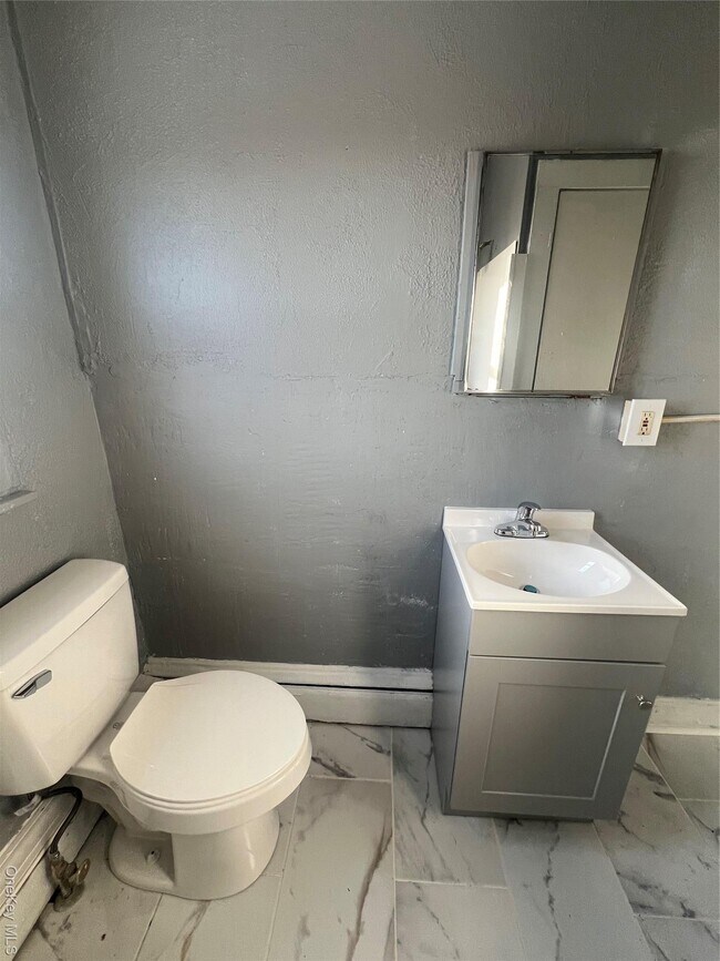 Building Photo - 44 John St