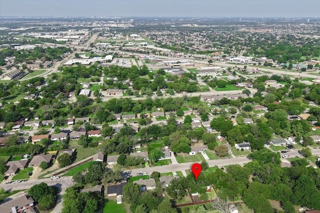 Building Photo - 329 S 2nd St